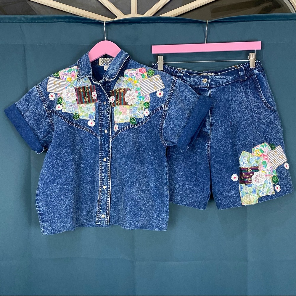 (SOLD) Vintage 80s Funky Chambray Top & Shorts Set - Picture 3 of 8